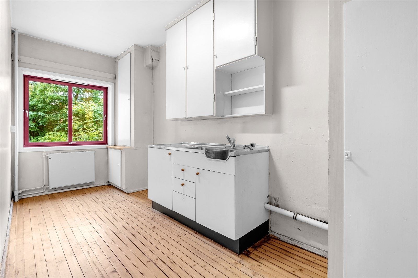 Dagens kjøkken antatt fra byggeår. Galleribilde