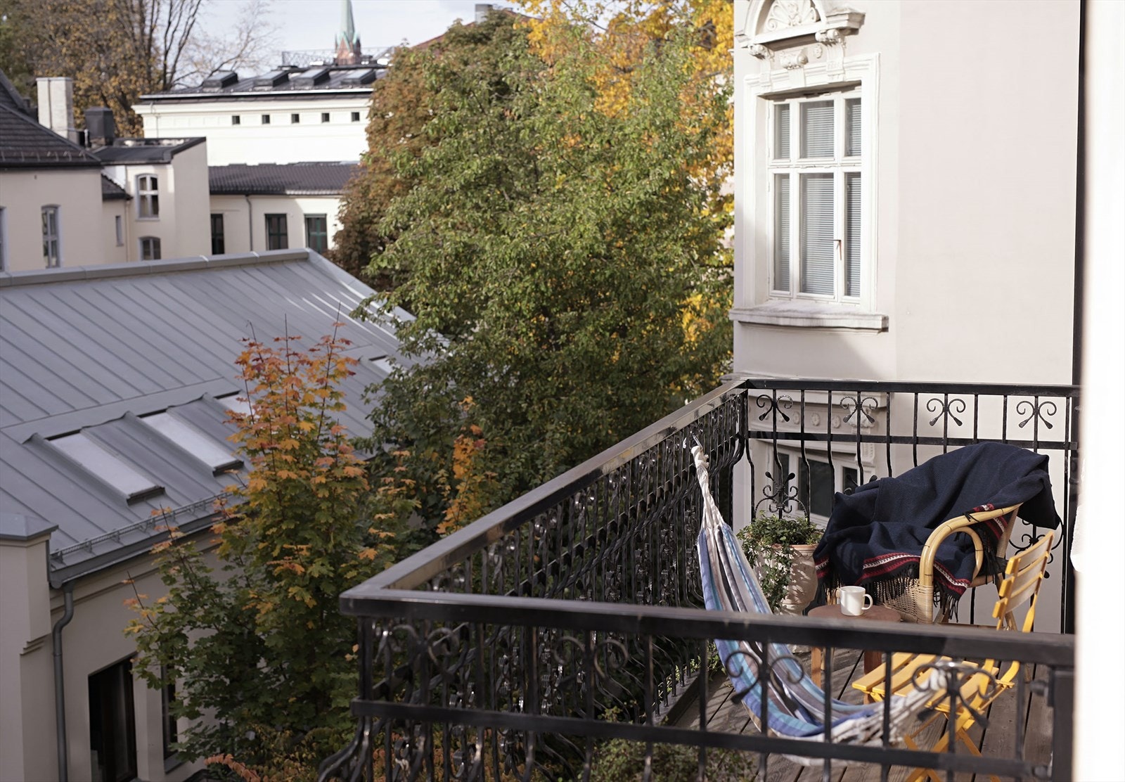 - Nydelig, sydvest-vendt balkong med gode solforhold - Galleribilde