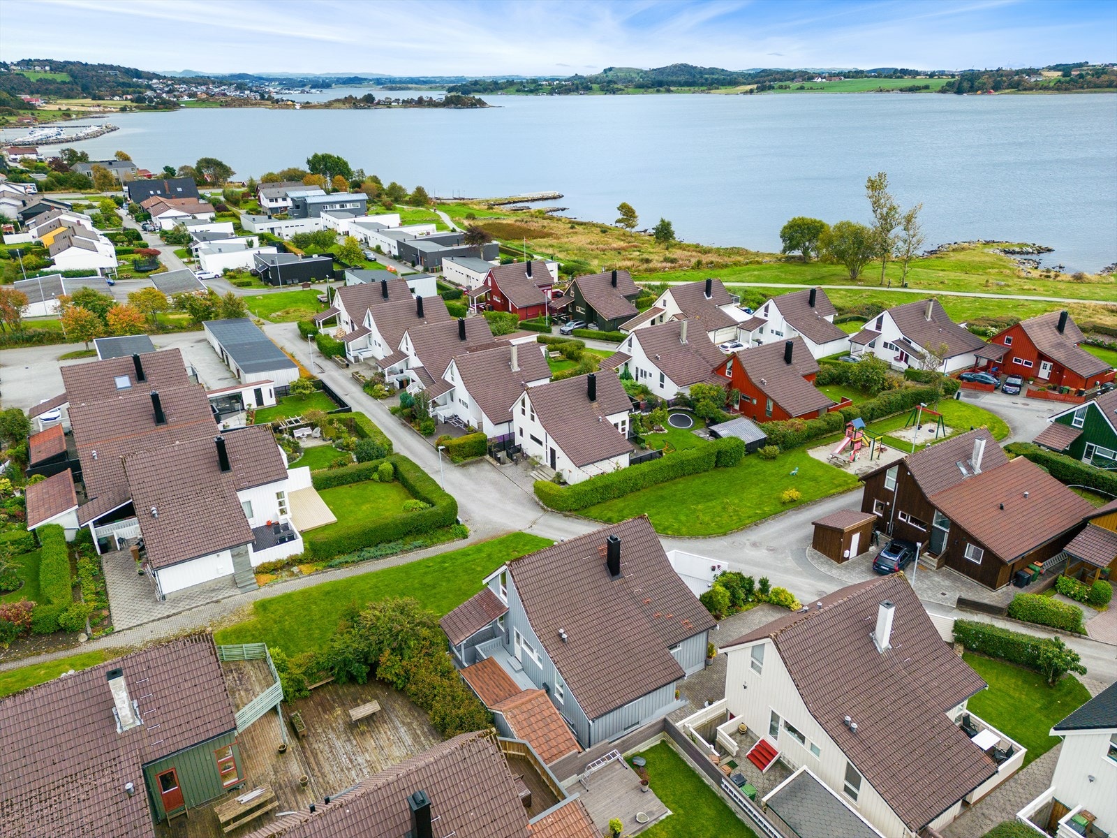 Turstien langs Hafrsfjord går 6 km innover til Møllebukta og nordover til Vistestranda på Randaberg Galleribilde