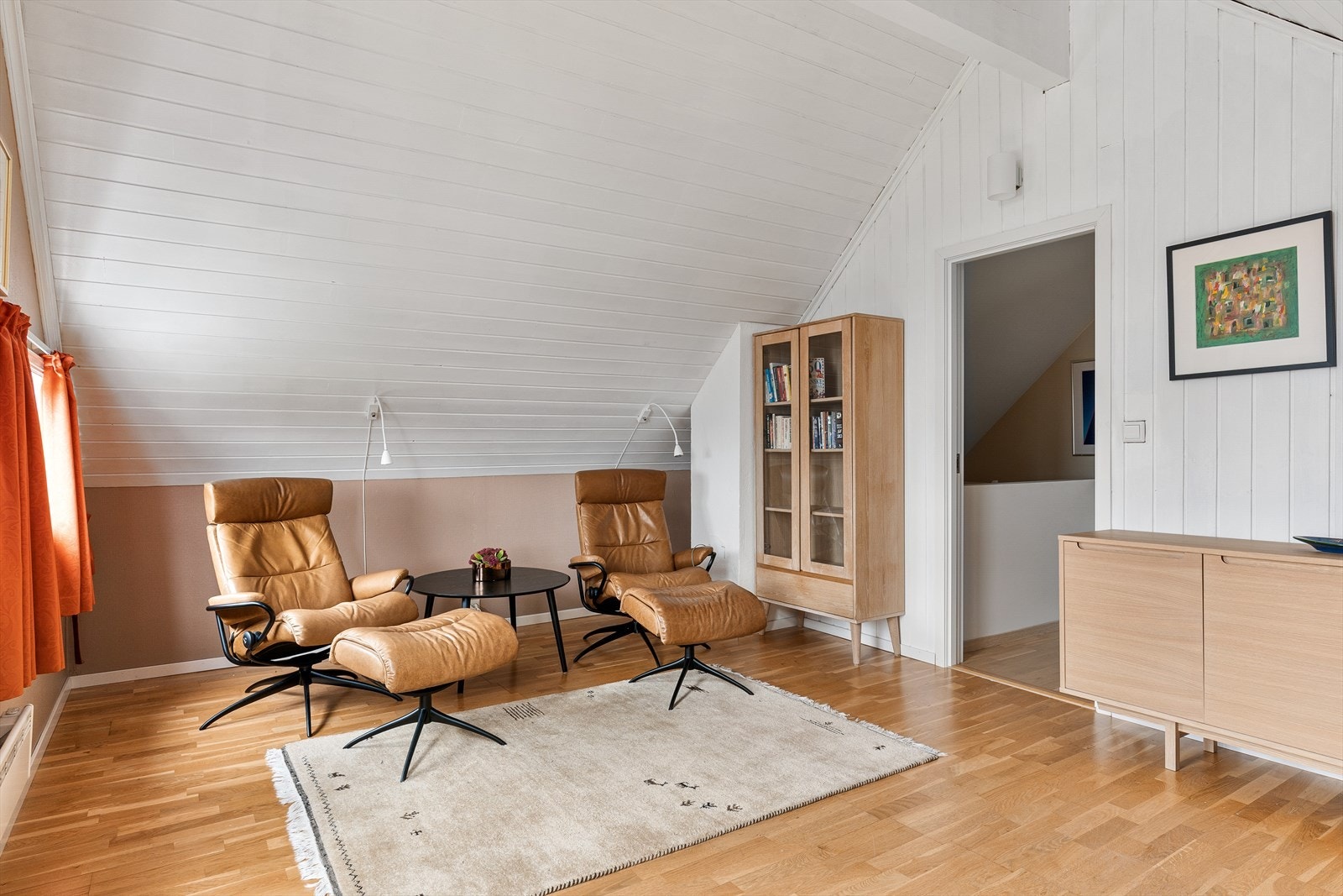 Loftstuen kan også benyttes som et ekstra soverom ved behov Galleribilde