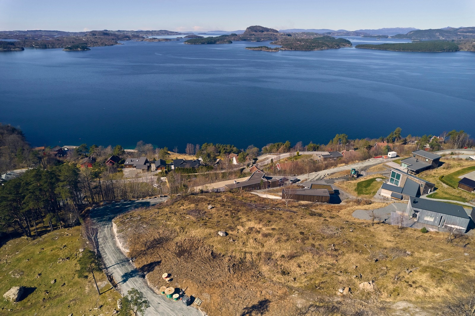 Hytta vil få en frittliggende beliggenhet med fantastisk utsikt. Galleribilde