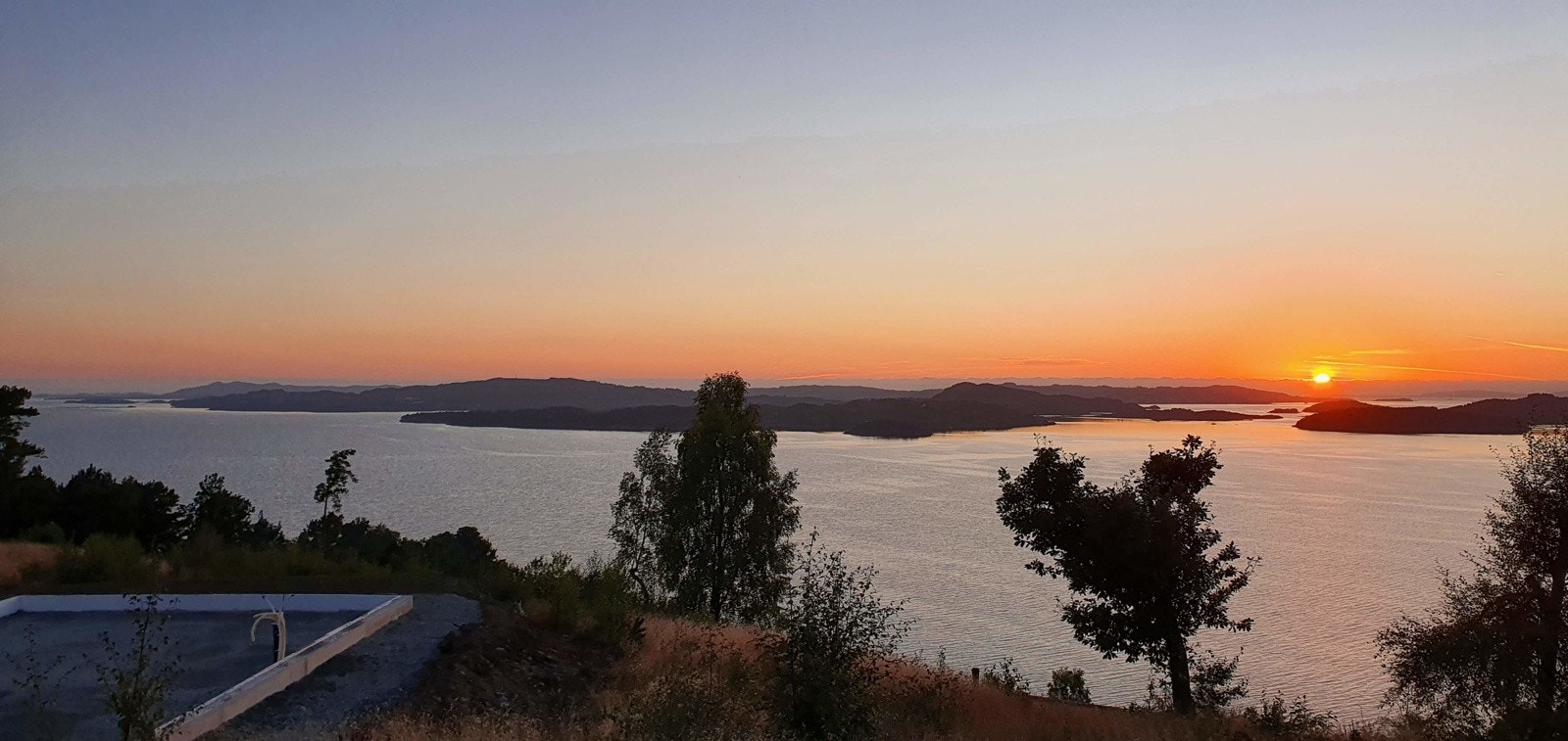 Hytta er nå under oppføring - Nydelig solnedgang og utsikt fra tomten! Galleribilde
