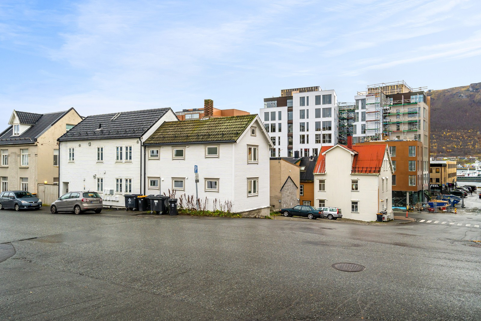 Direkte tilgang til alle storbyens fasiliteter som kjøpesenter, dagligvarehandler, treningssentre, restauranter, caféer og barer.