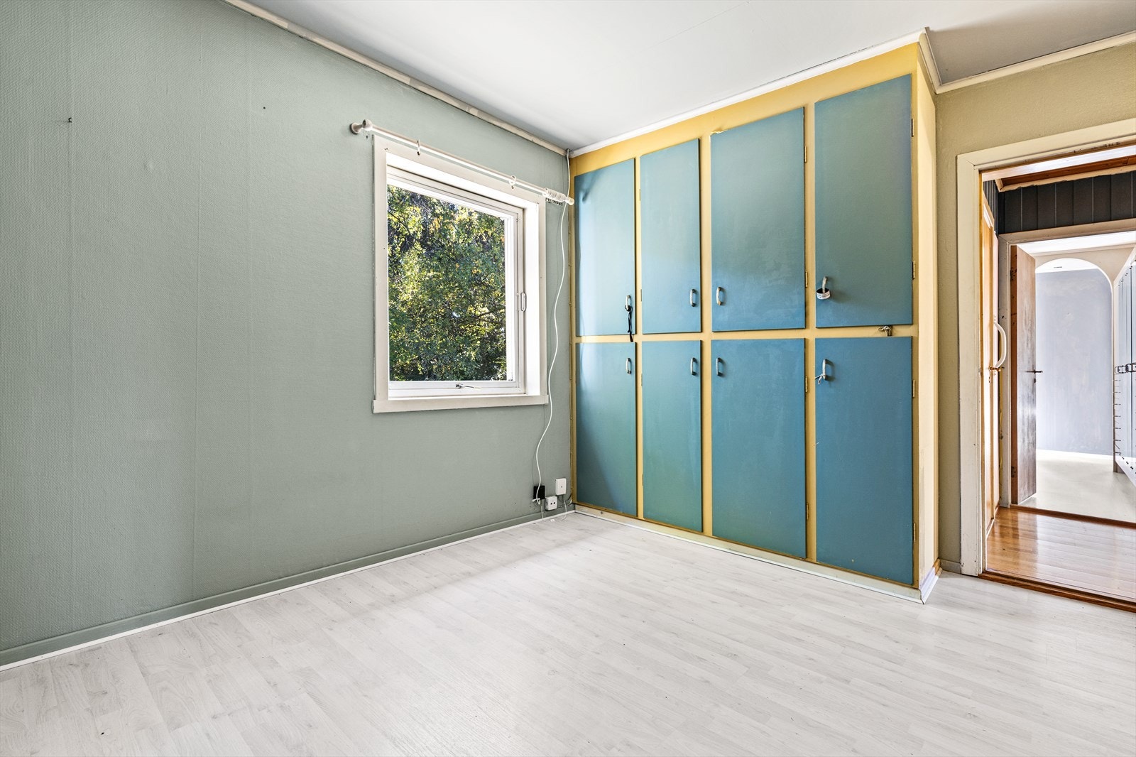 Dette rommet har og vært tilknyttet det ene badet tidligere. Galleribilde