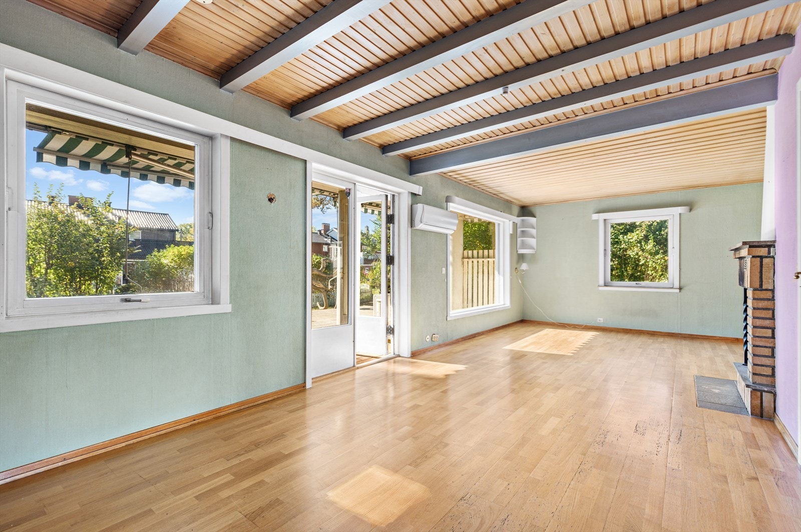 Utgang til terrassen fra begge stuene. Galleribilde