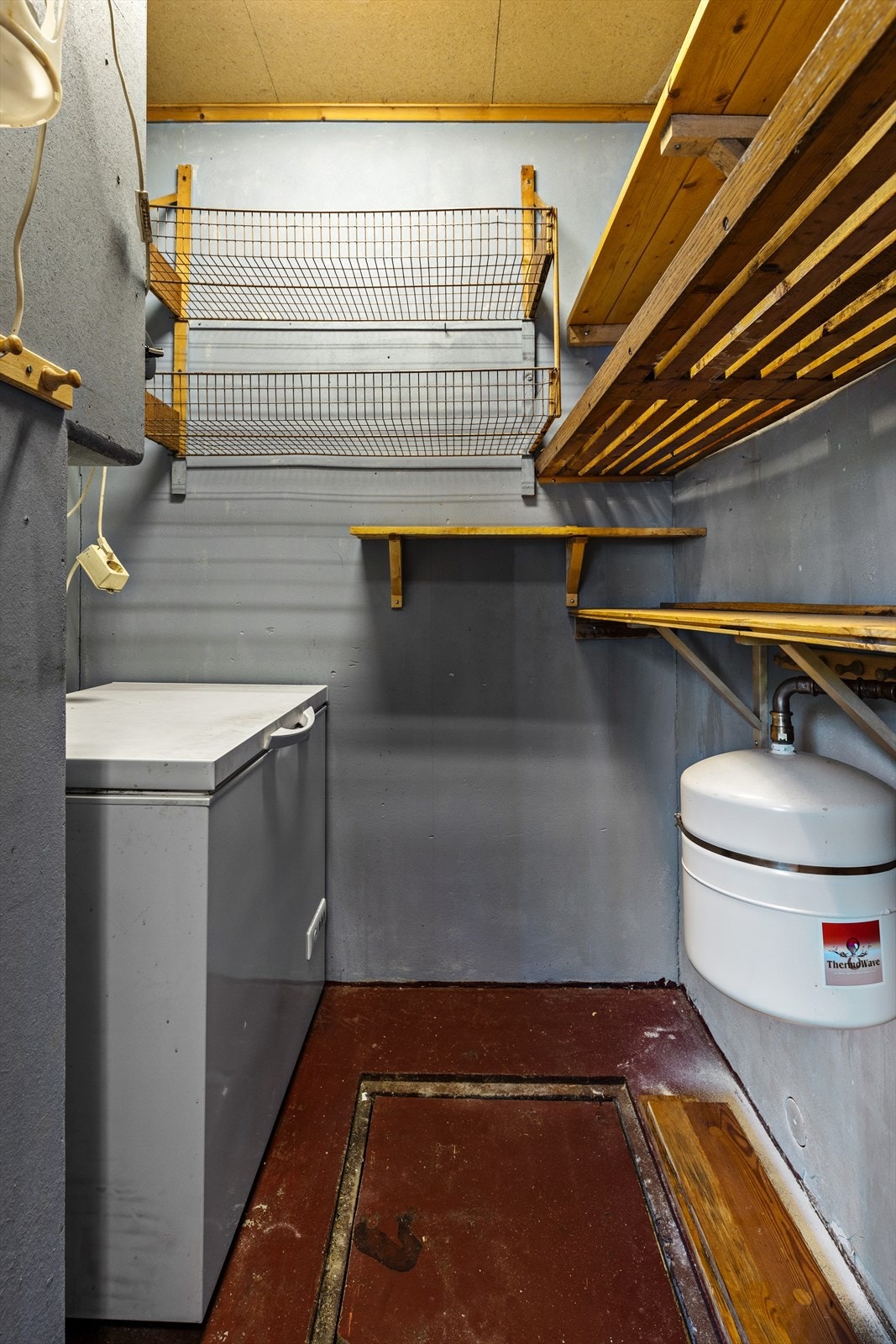 Bod ved kjøkken. Her er luke til krypkjeller. Galleribilde