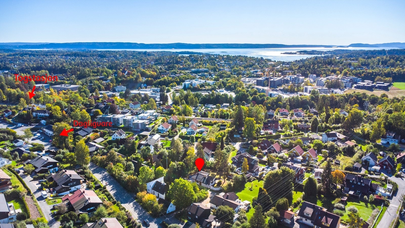 Søndagsåpen dagligvare og togstasjon innen 500m fra boligen. Galleribilde