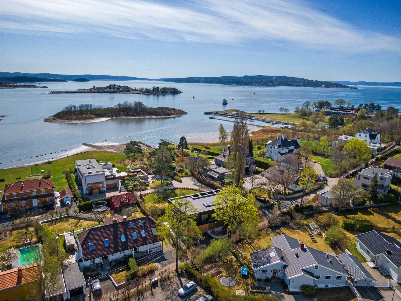 Huset er tegnet av LOGG arkitekter/Diederik Advocaat Clausen, og det ble gitt brukstillatelse i oktober 2021. Galleribilde