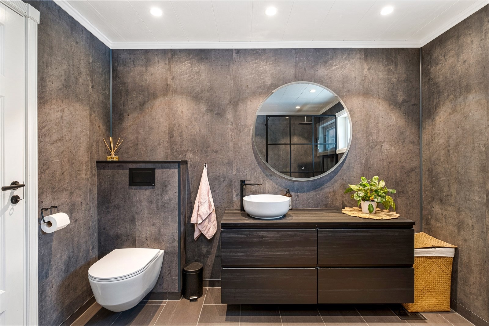 Nytt flott bad med delikate farger Galleribilde