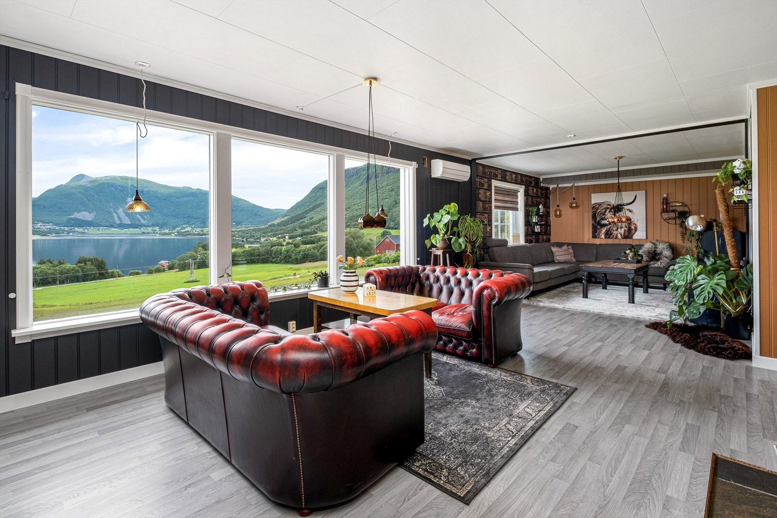 Stue i hovedhuset- nydelig utsikt Galleribilde