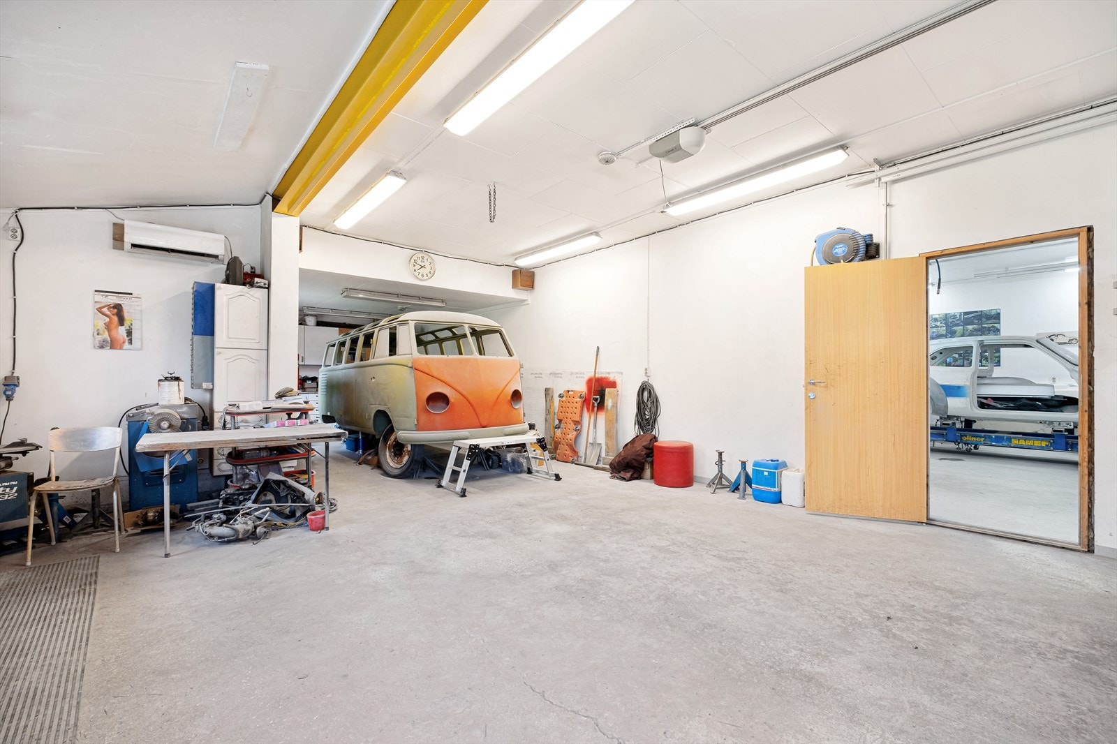 Garasje, del mot sør Galleribilde