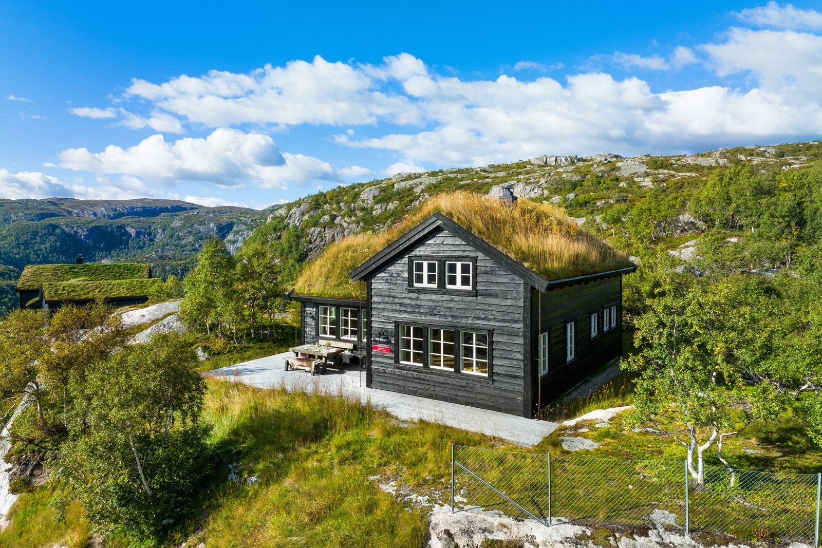 Velkommen til Husefjellveien 130 på Suleskard Fjellgård. Galleribilde
