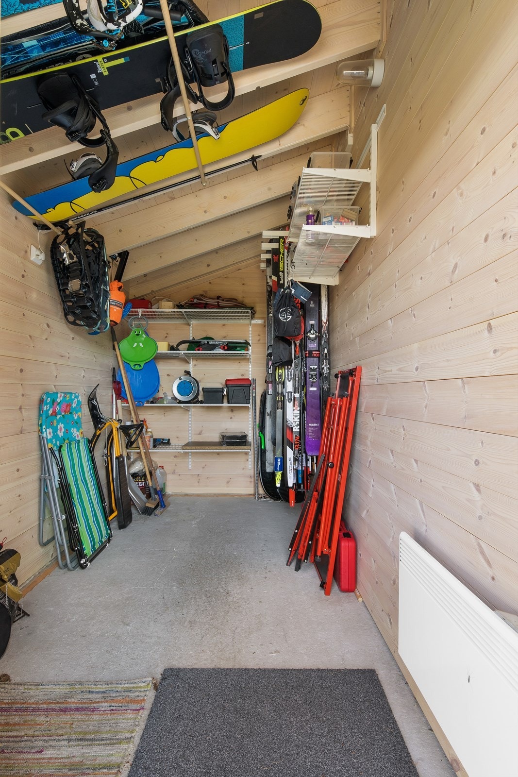 Utvendig skibod. Galleribilde