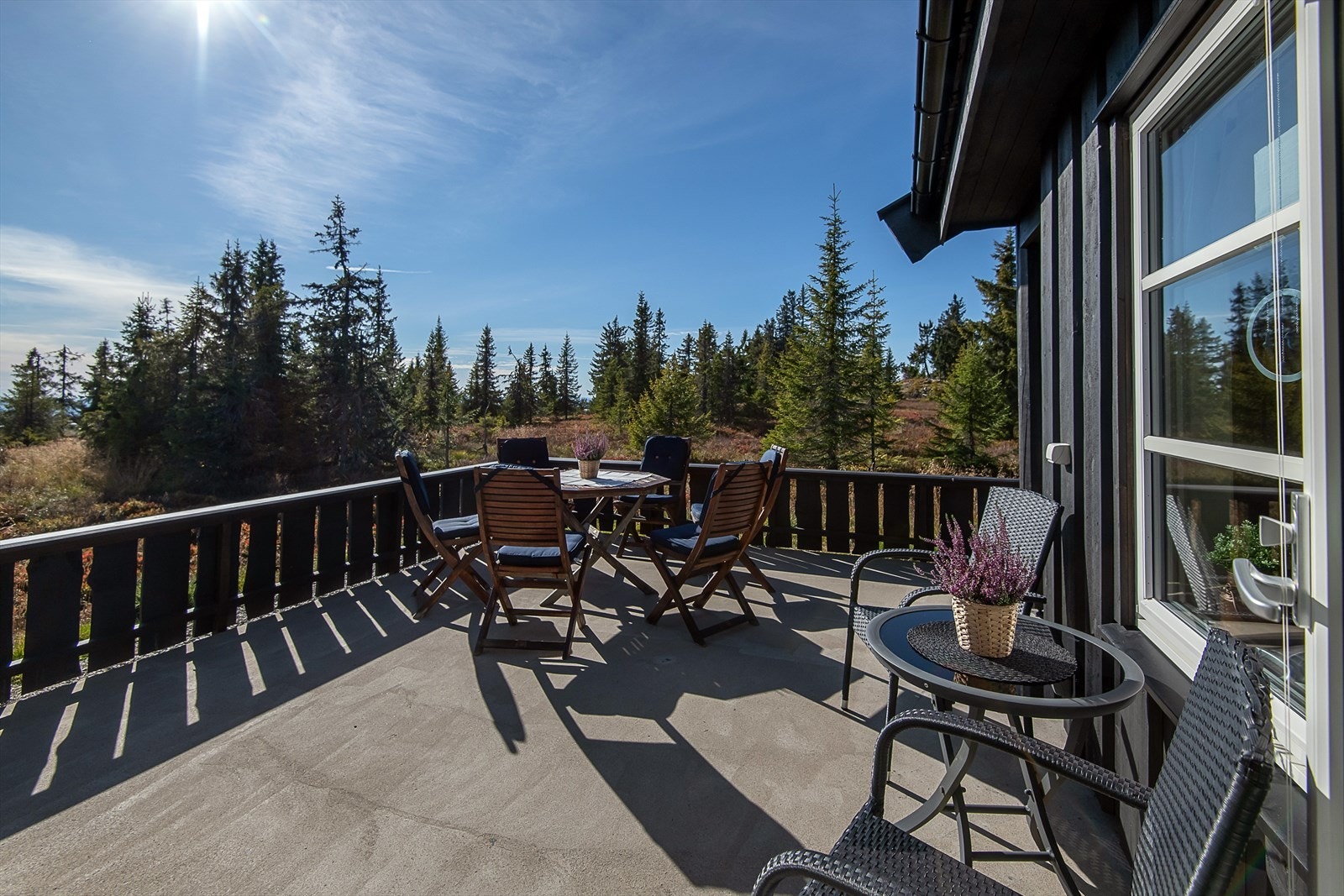 Stor plass til å møblere på terrassen. Galleribilde