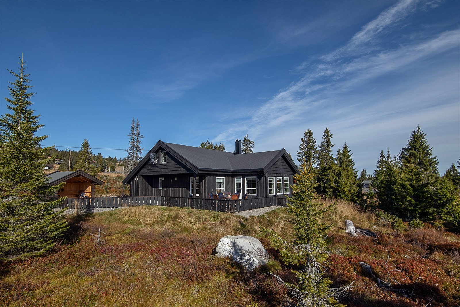 I populære omgivelser, sentralt med svært skjermet og usjenert beliggenhet kan du finne ditt nye drømmested! Galleribilde