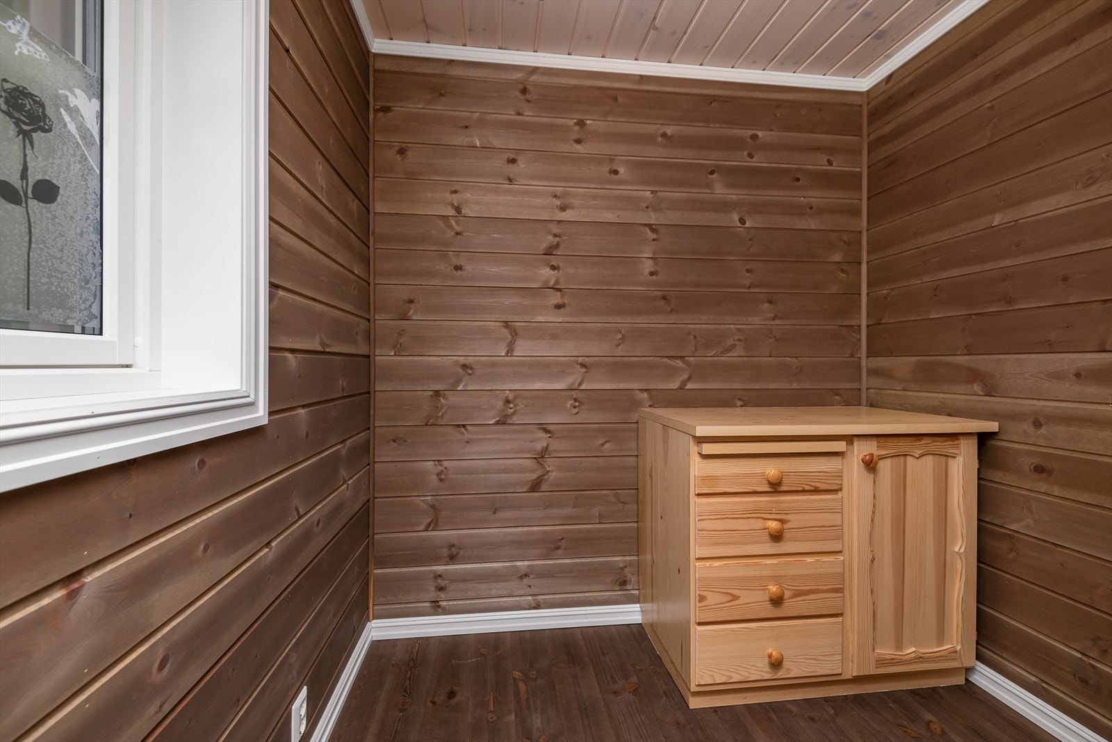 Dette kan f. eks fungere som et soverom, men er av selger benyttet til bod. Galleribilde