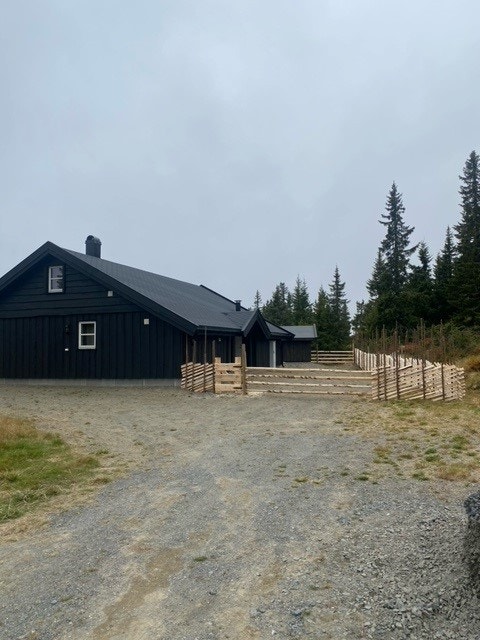 Gode parkeringsmuligheter ved hytta. Galleribilde