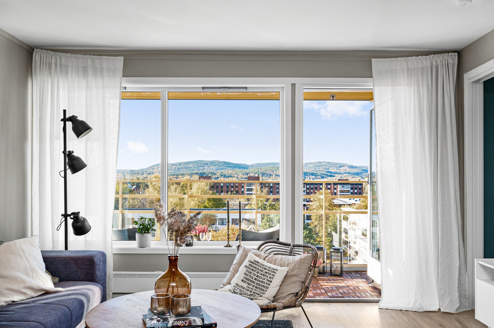 Leiligheten ble i 2022 pusset opp med nytt kjøkken, soverom og gulv, samt oppgradering av det elektriske. Galleribilde