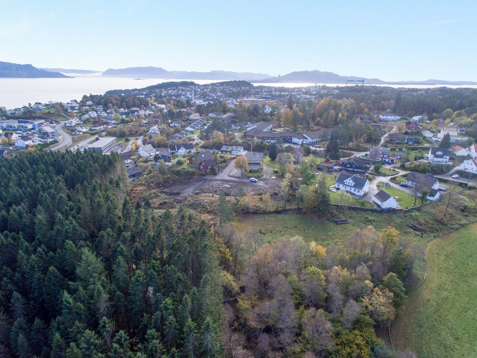 Tomtene er fint opparbeidet og det ligger vann/avløp til tomtegrensene Galleribilde