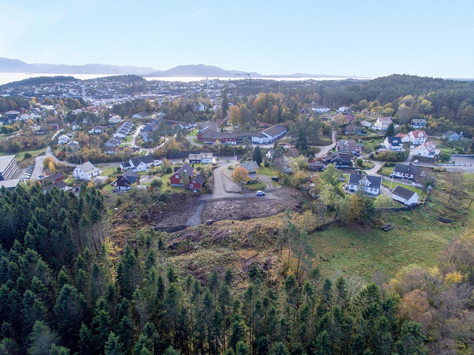 Tomtene er fint opparbeidet og det ligger vann/avløp til tomtegrensene Galleribilde