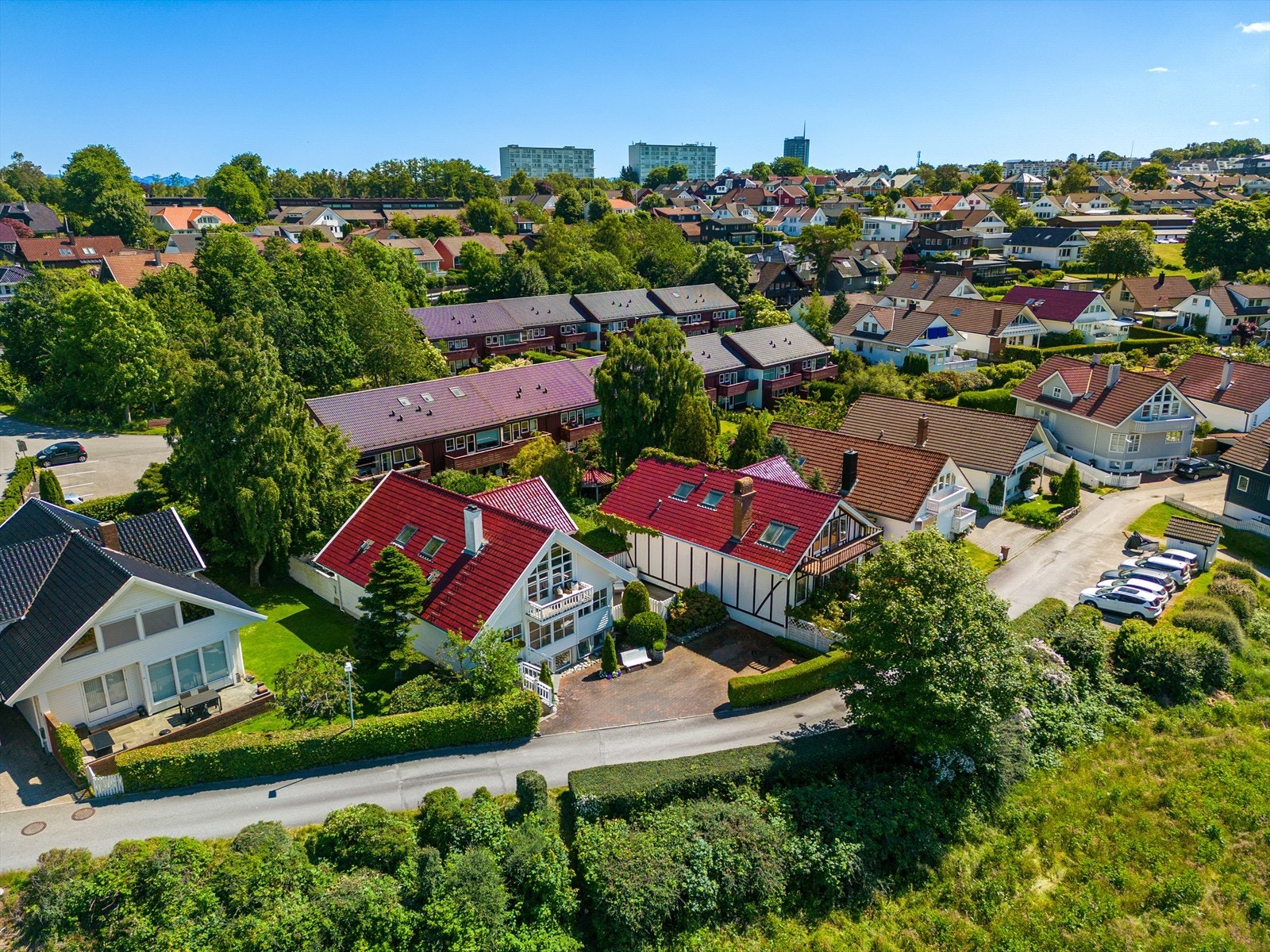Boligen ligger i et rolig, etablert og meget barnevennlig område i Sandal Galleribilde