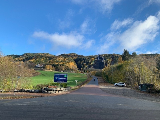 Utsikt mot Heggenåsen og Vikersund Hoppsenter Galleribilde