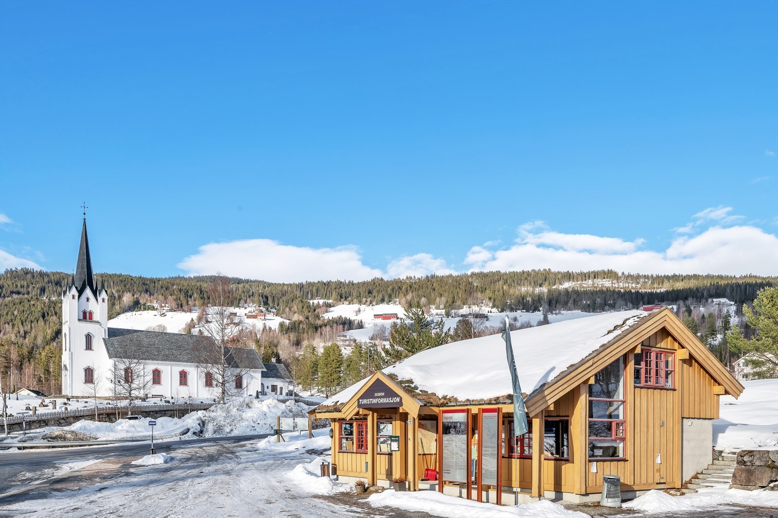 Eggedal sentrum ligger ca 15 min med bil unna hytta Galleribilde