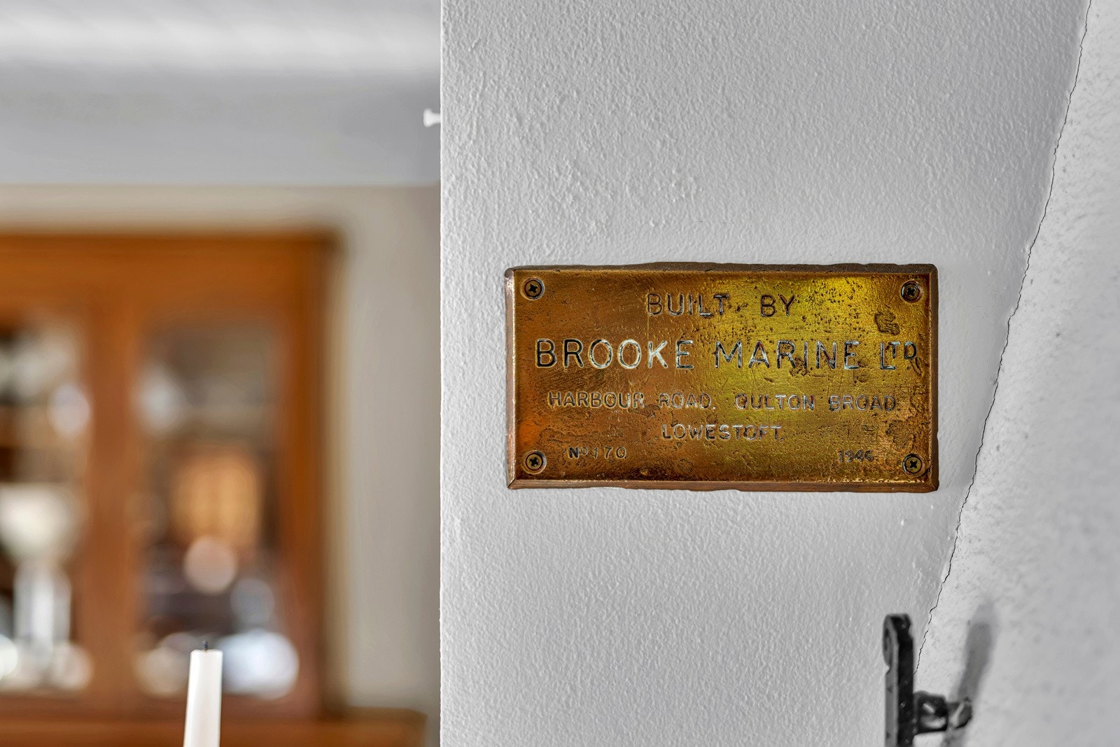Byggene på eiendommen har flere historiske detaljer som underbygger sjarmen. Galleribilde