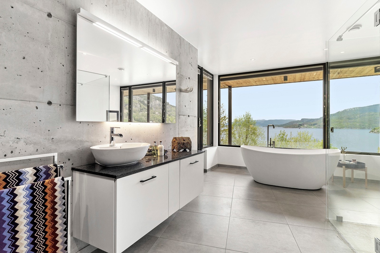 Master bad med utrolig lekre detaljer Galleribilde