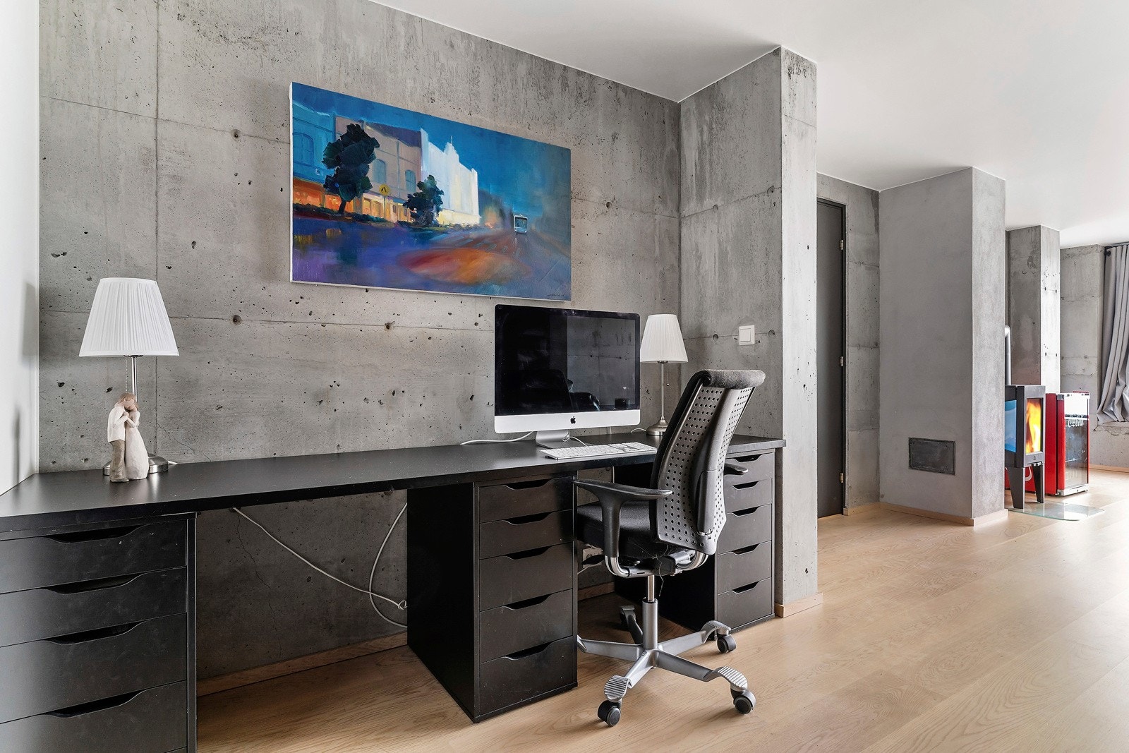 God mulighet for hjemmekontor med 15 uttak for internett fordelt rundt i boligen Galleribilde