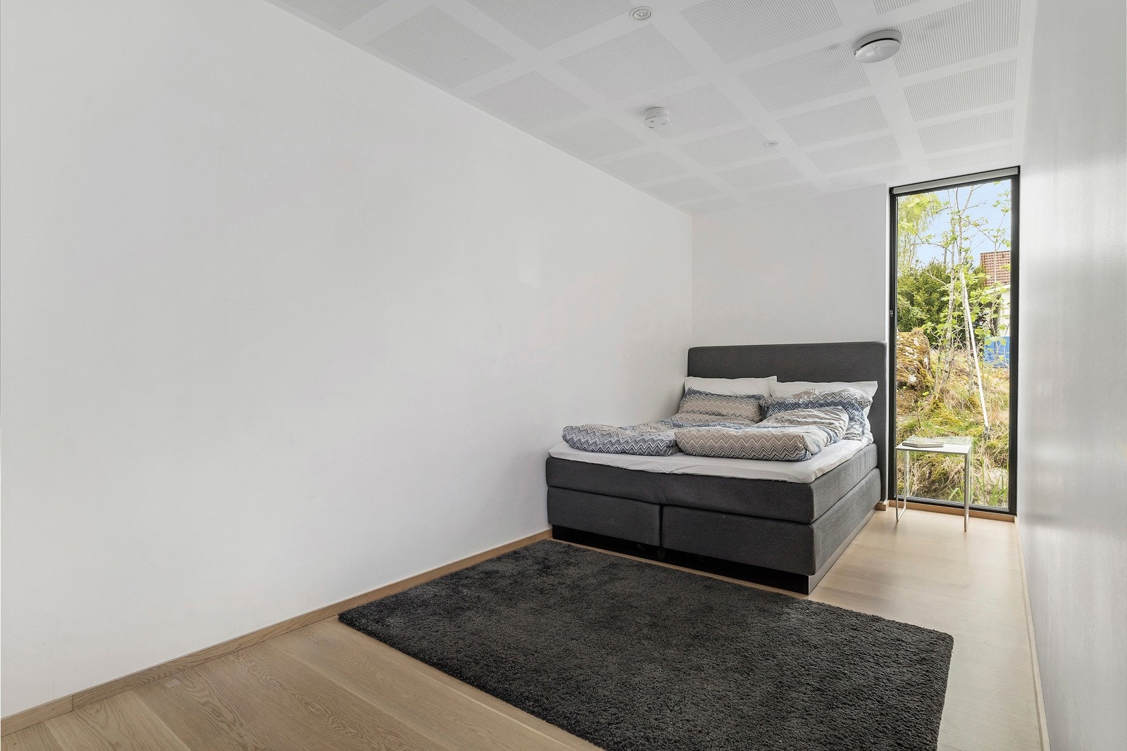 Soverom 3 i hovedetasjen, eventuelt hobbyrom/ musikkrom/lekerom/kinorom. Lydhimling med akustisk demping. Galleribilde