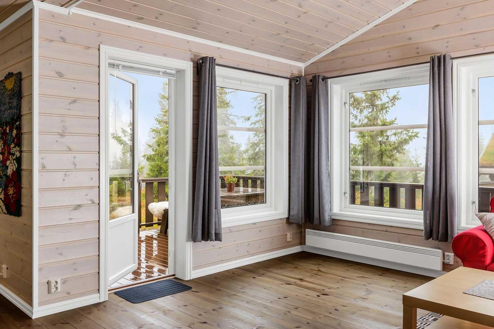 Utgang til terrasse fra stua. Galleribilde