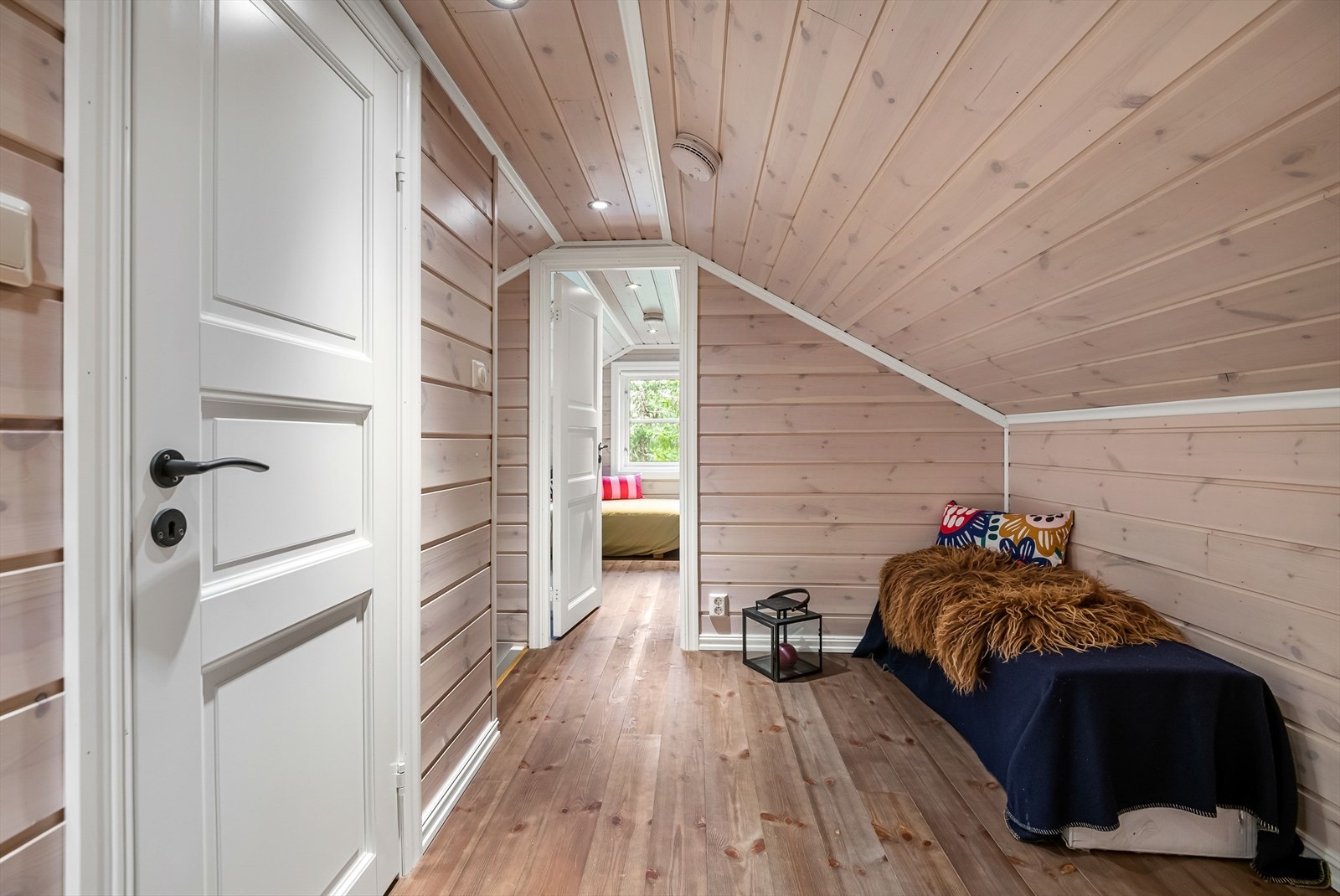 En ekstra stue kan være fint å ha når en er ekstra mange på hytta. Galleribilde