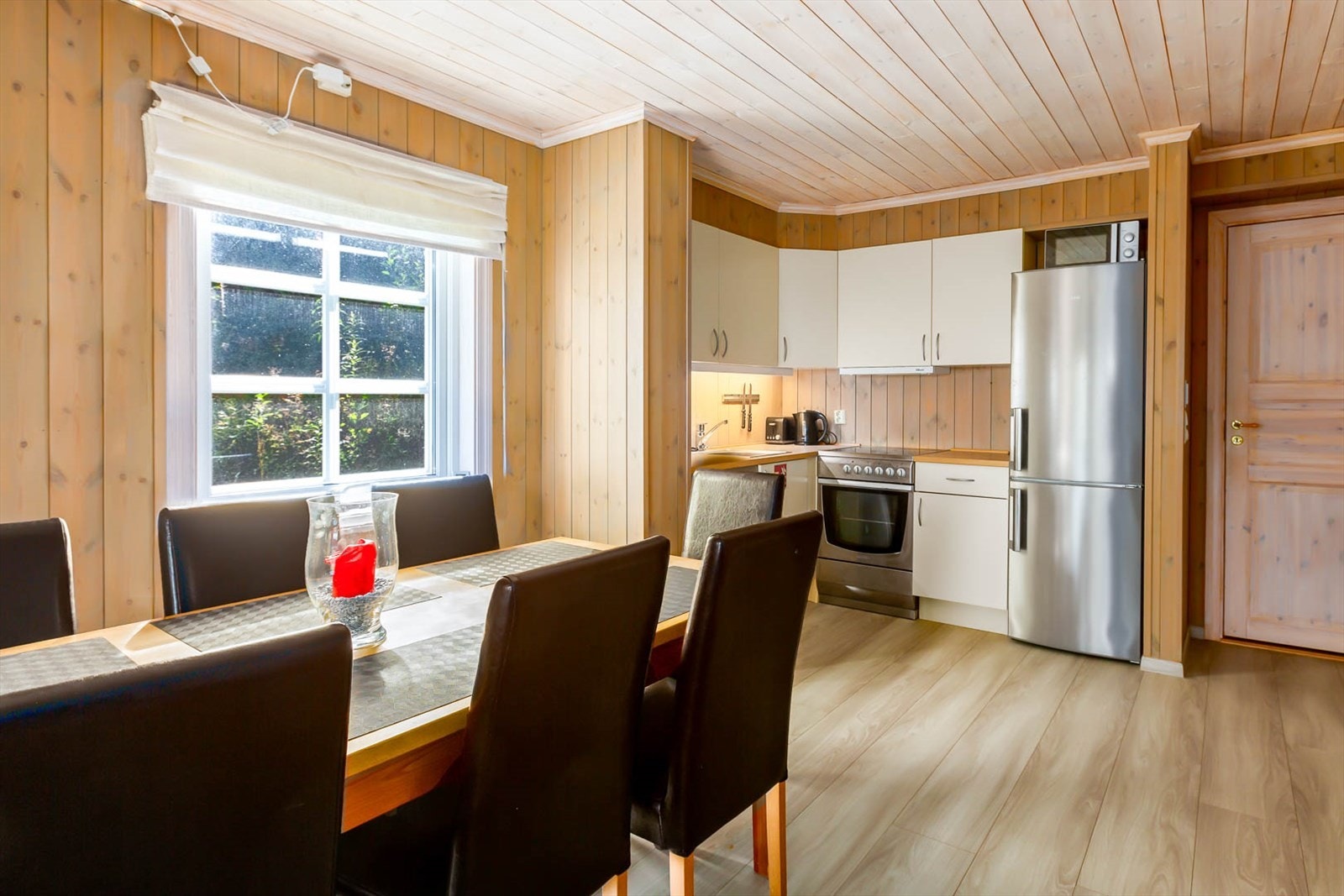 Åpen løsning mot kjøkken Galleribilde