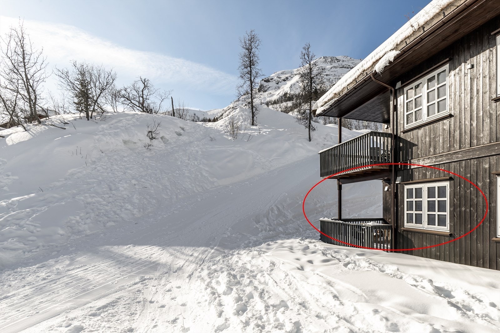 Hjørneleilighet på bakkenivå. Galleribilde