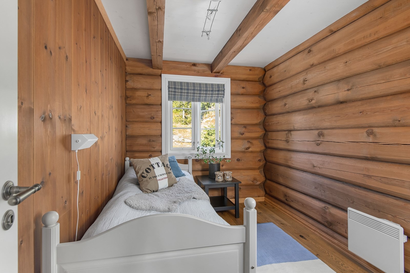 Soverom 3 innredet med enkeltseng. Galleribilde