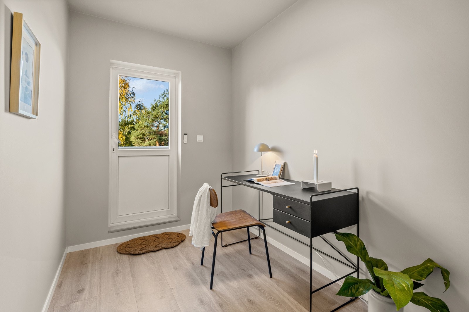 Fra soverom 3 er det utgang til en vestvendt balkong. Galleribilde