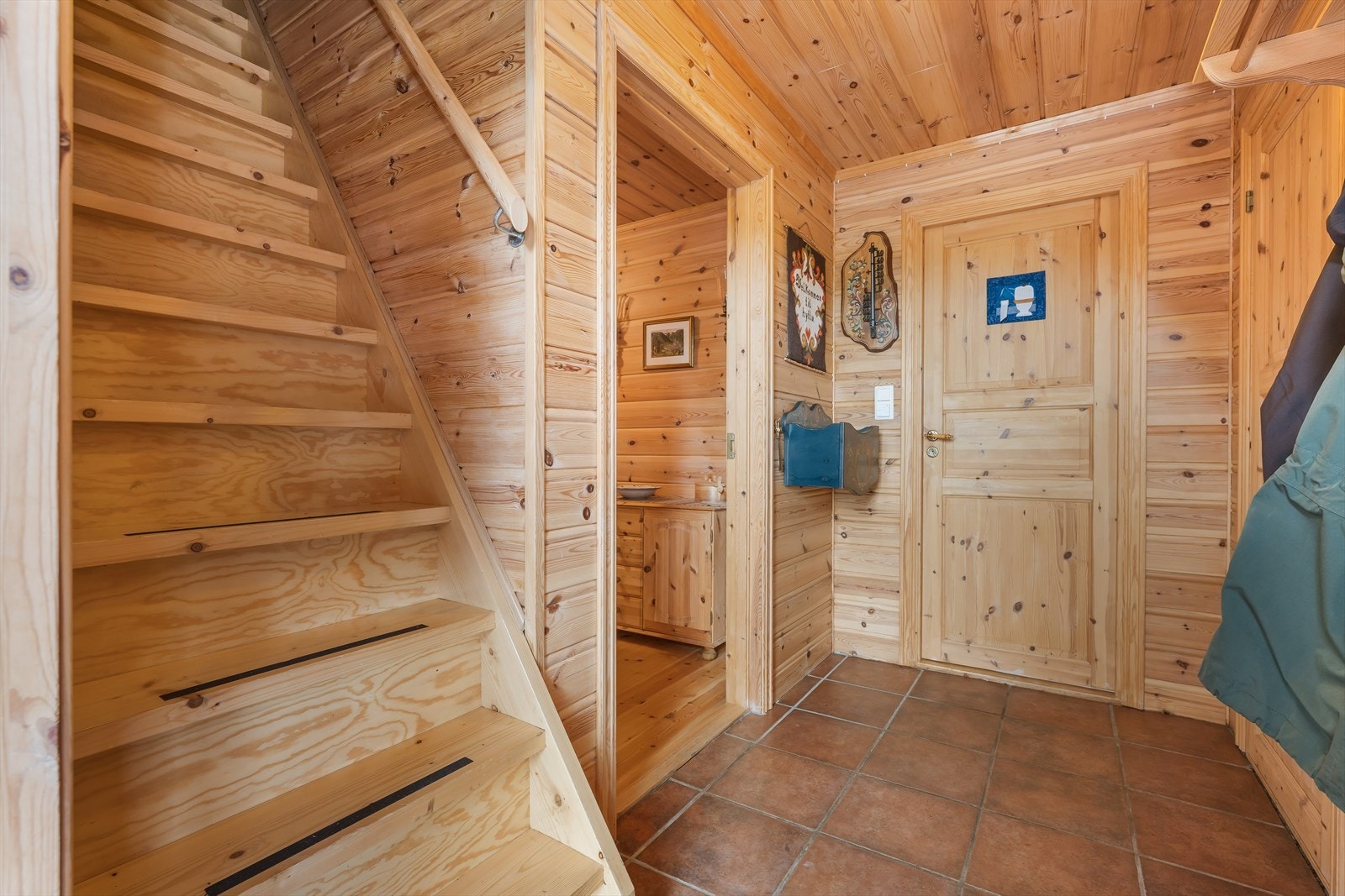 Gang og trapperom til hems. Galleribilde