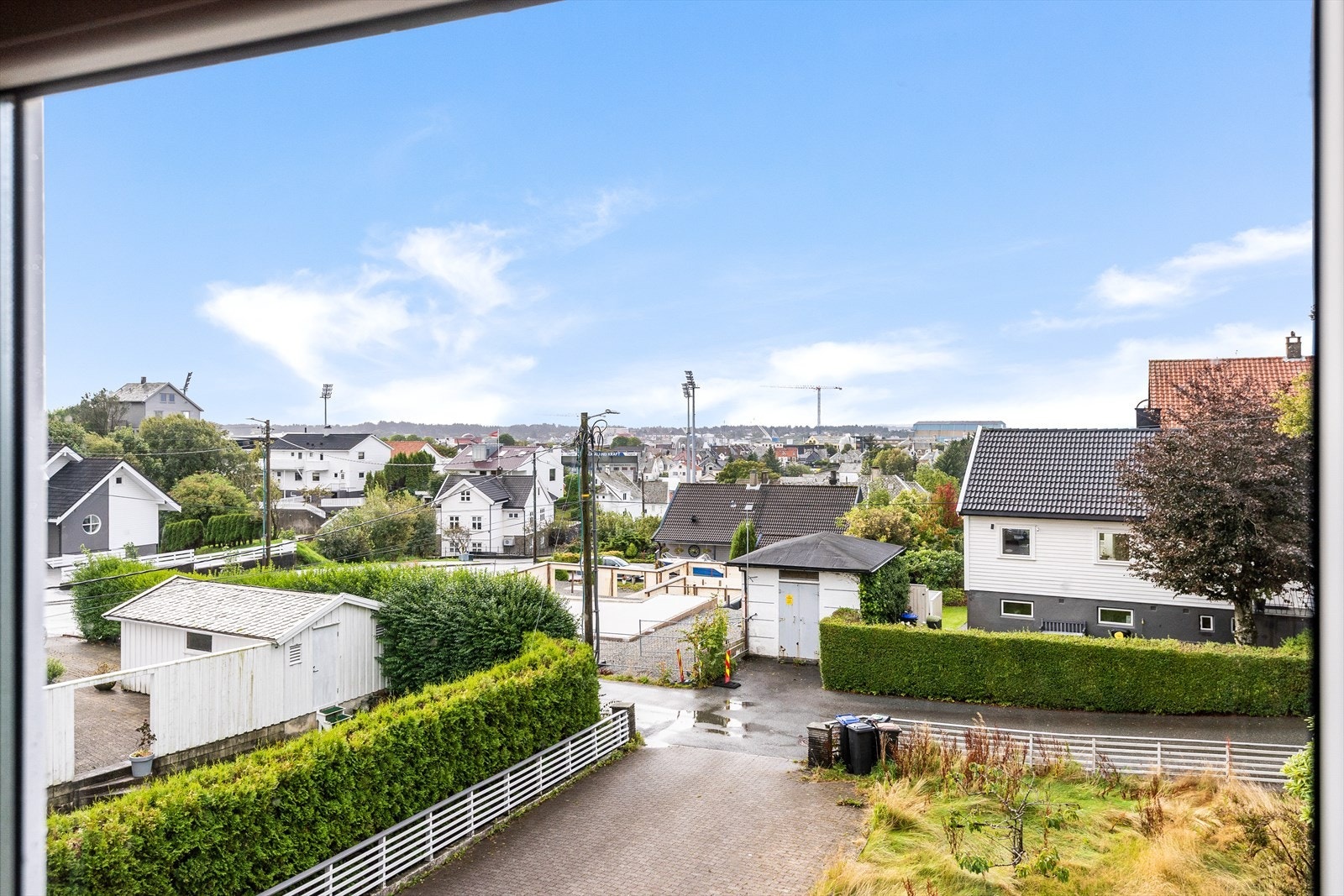 Området er svært sentralt - Kort avstand til Haugesund sentrum, Solvang skole m.m Galleribilde