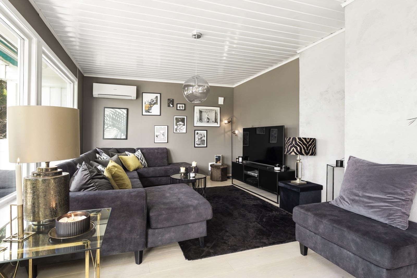 Det er pipe med mulighet for å installere ildsted. Galleribilde