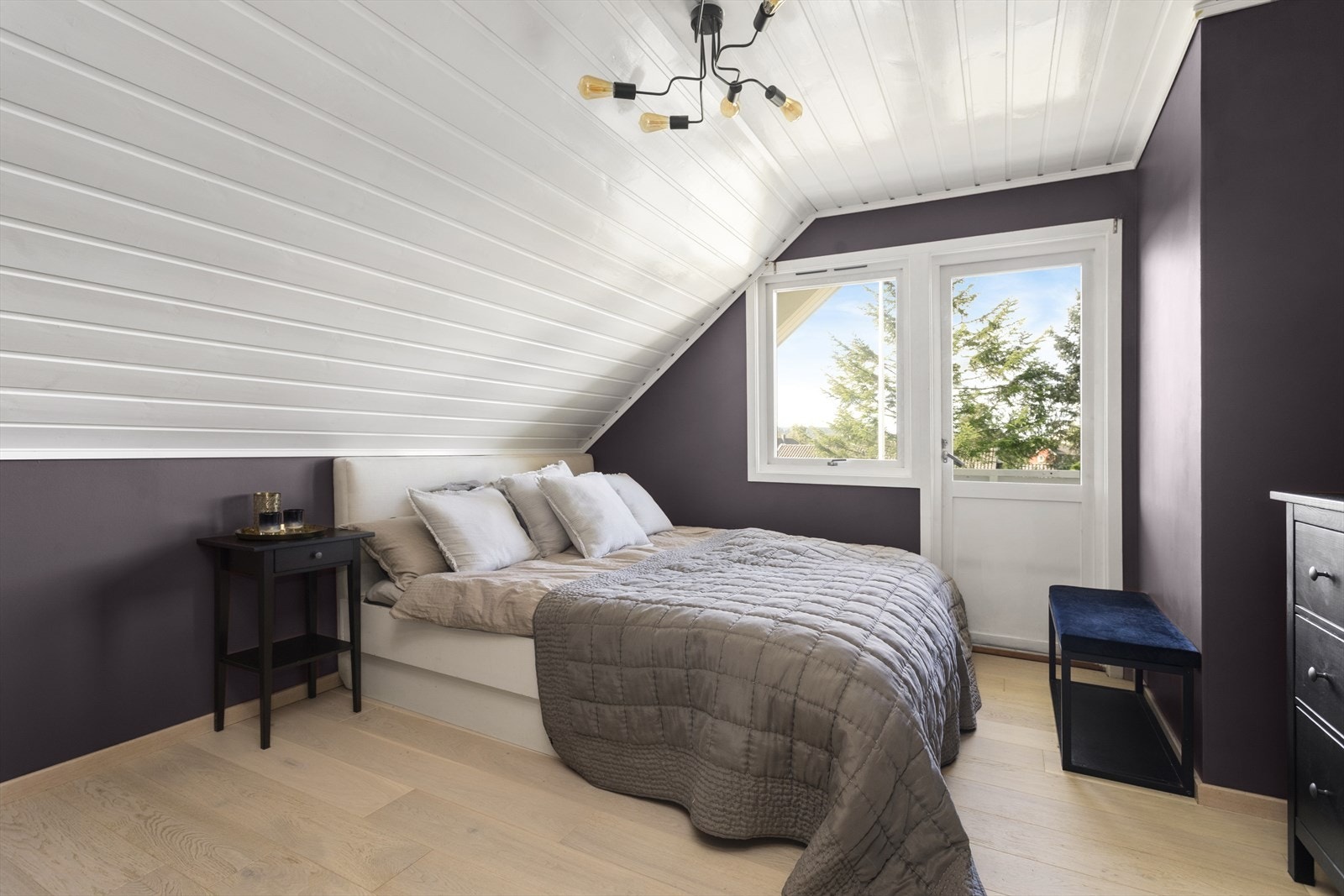 Boligen har 3 soverom, alle plassert i husets andre etasje. Galleribilde