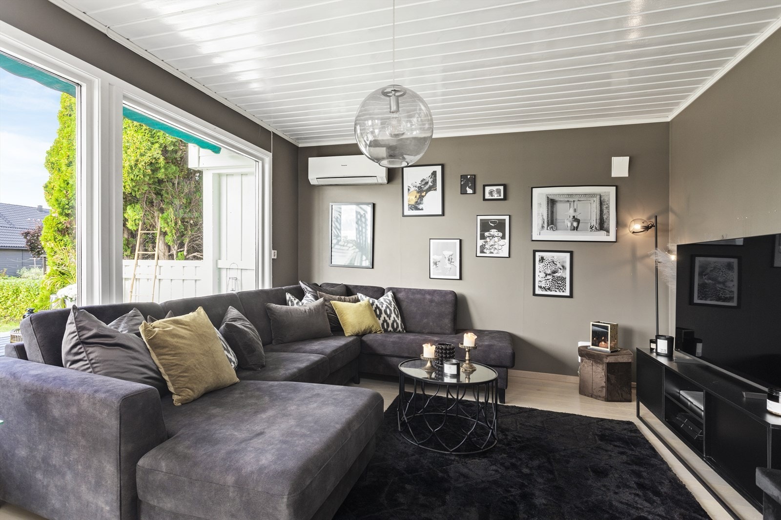 Koselig "tv-hjørne" Galleribilde