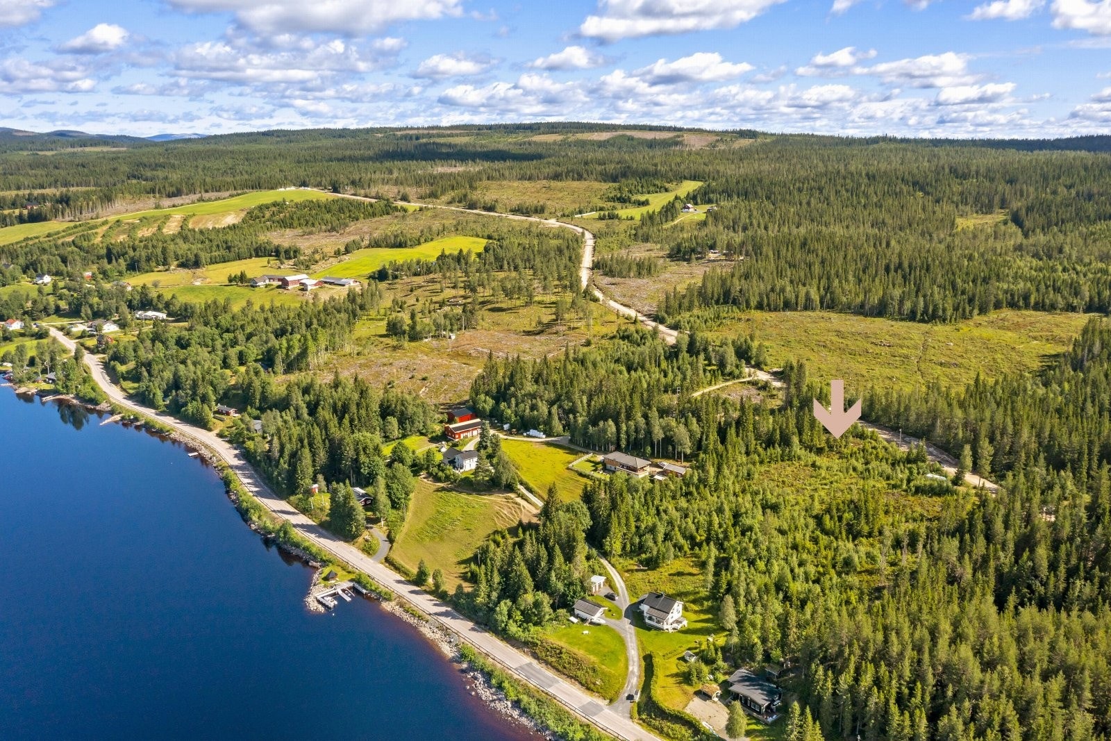 EIE Jessheim v / Sebastian Prestby presenterer Jerpenvegen og 3 tomter avsatt til spredt boligbebyggelse. Galleribilde