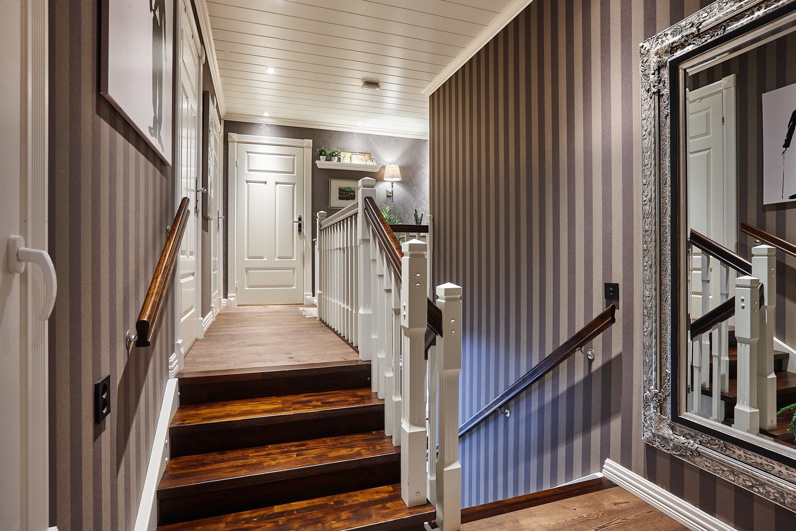 Trappegang opp til 2.etg. Galleribilde