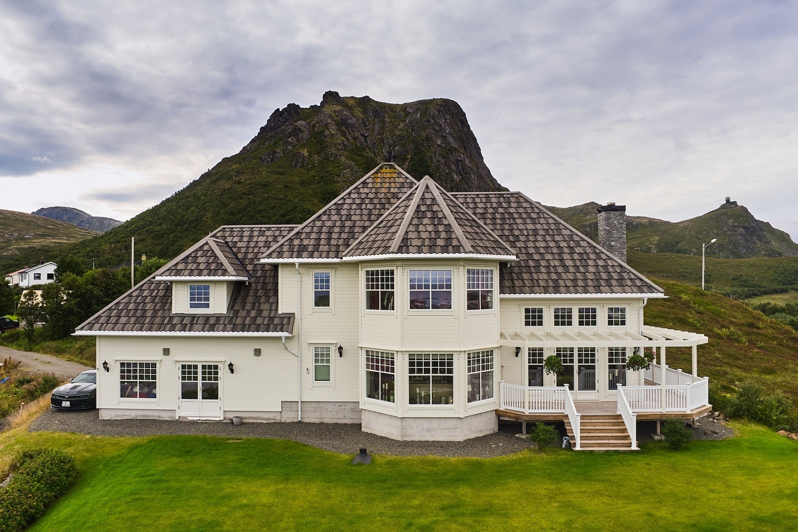 Fasaden er arkitekttegnet med et herskapelig utseende. Galleribilde