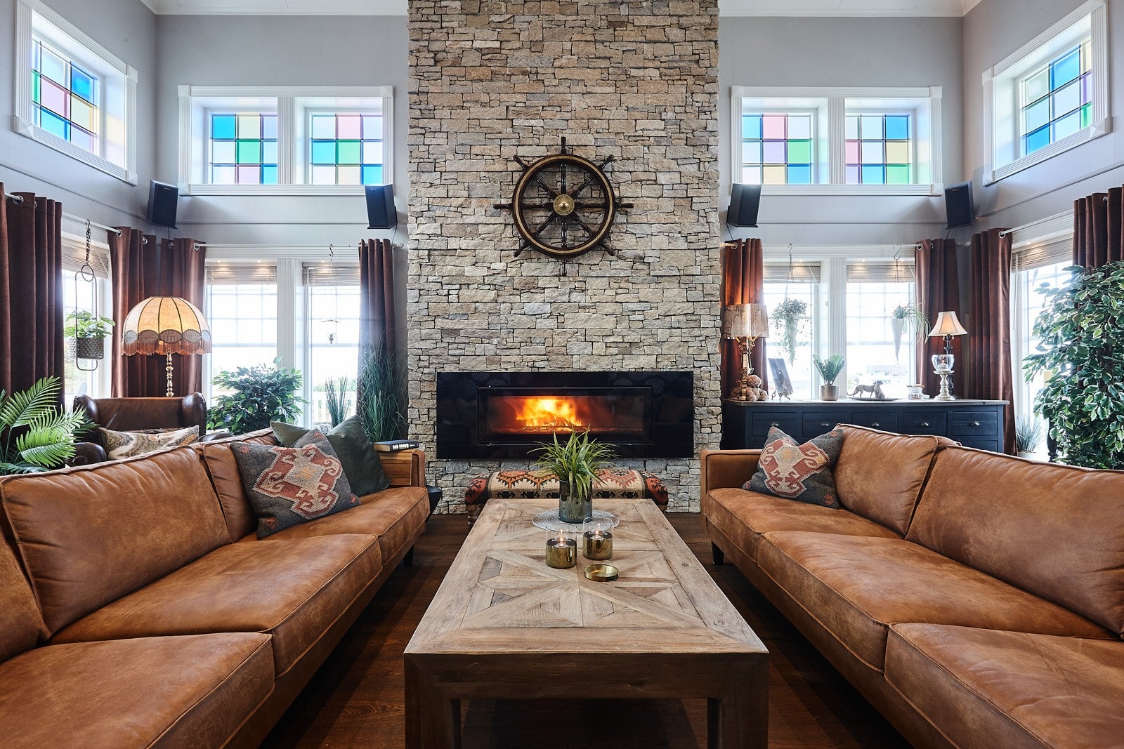 Denne lekre peisen gir rommet særpreg og karakter. Galleribilde