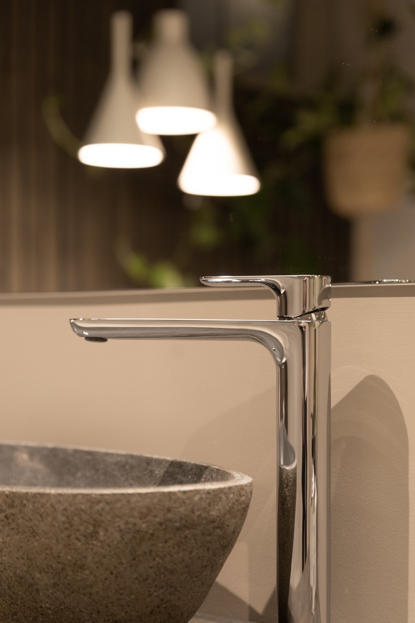 Håndskåret servant av Balinesisk Elvestein Galleribilde