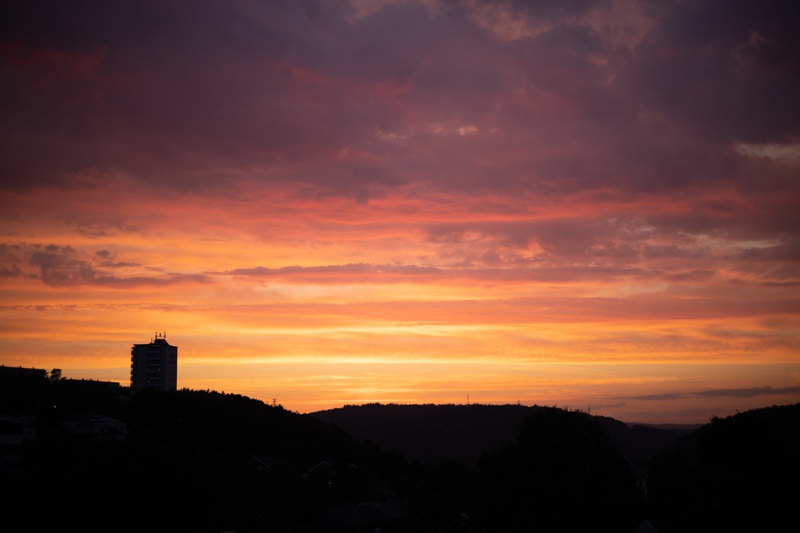 Fra balkongen kan man nyte soldnedgangen Galleribilde