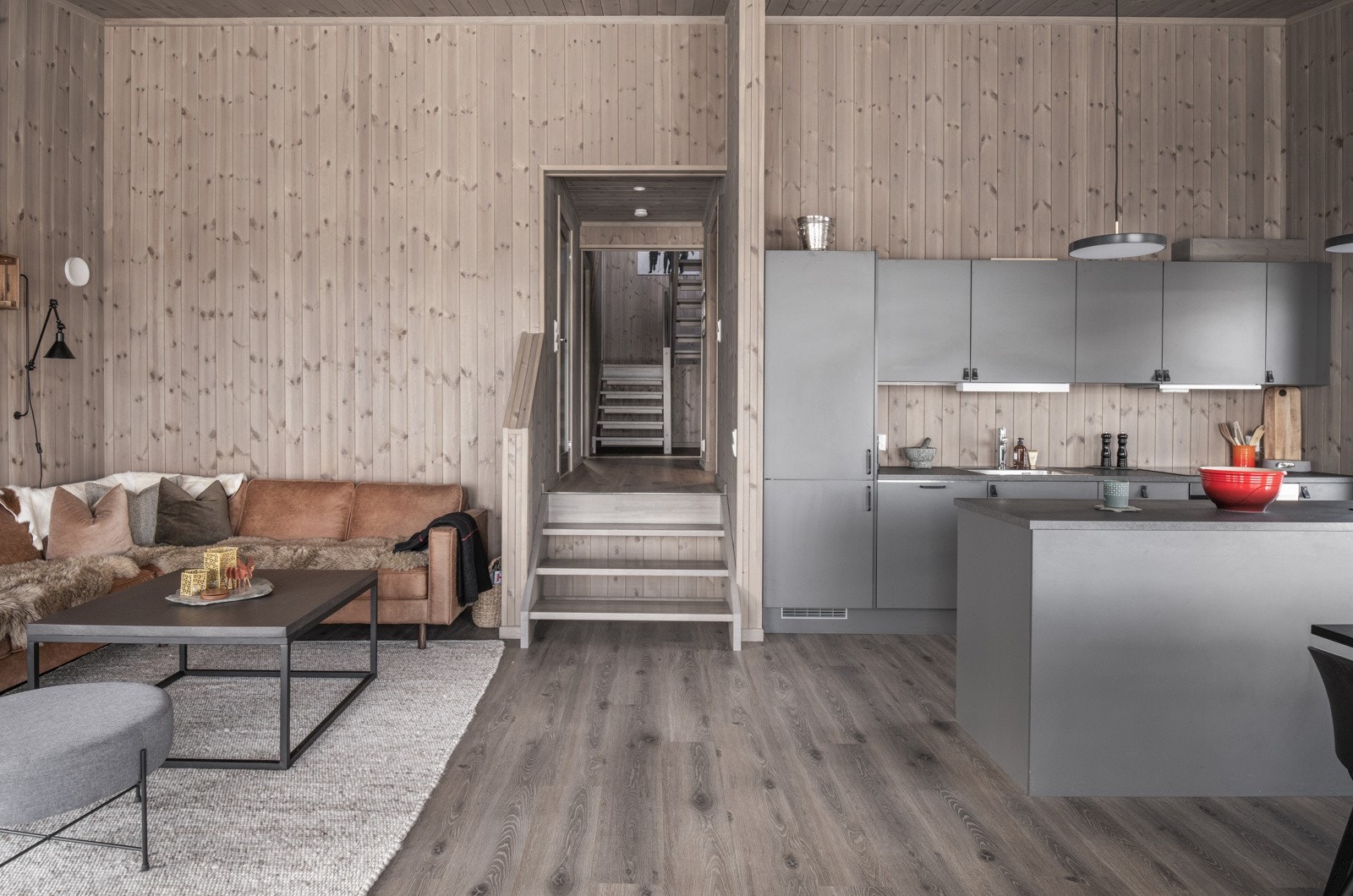 Takhøyden i stuen er mellom 2,8 til 3,6 meter. Galleribilde