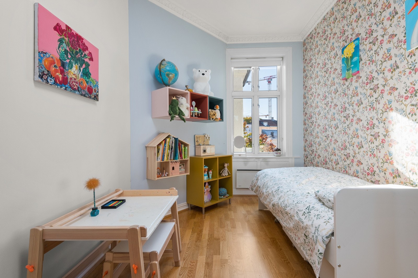 - Rommet har plass til seng, nattbord, kontorpult etc - Galleribilde